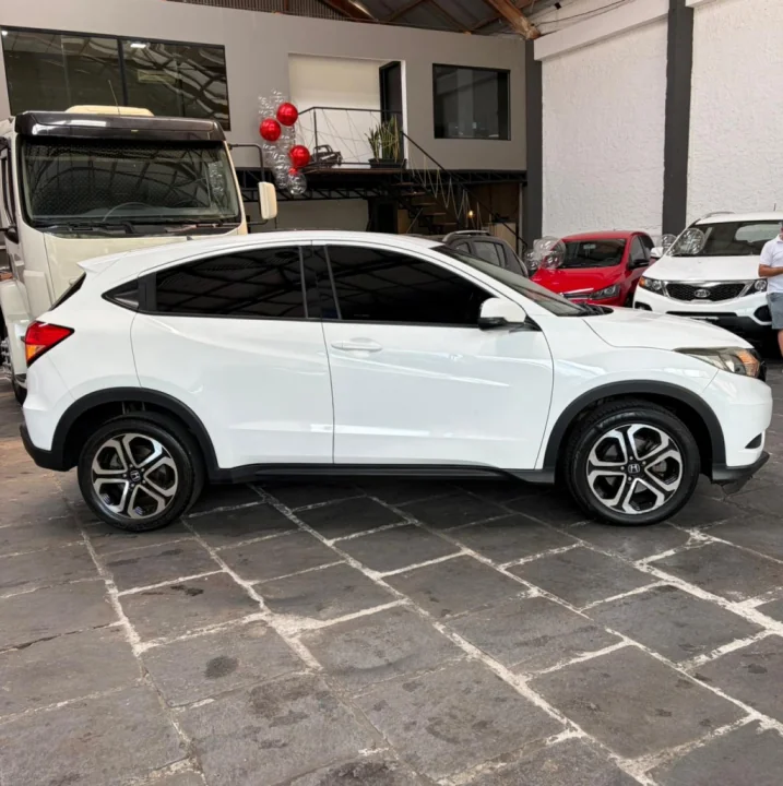 HR-V LX