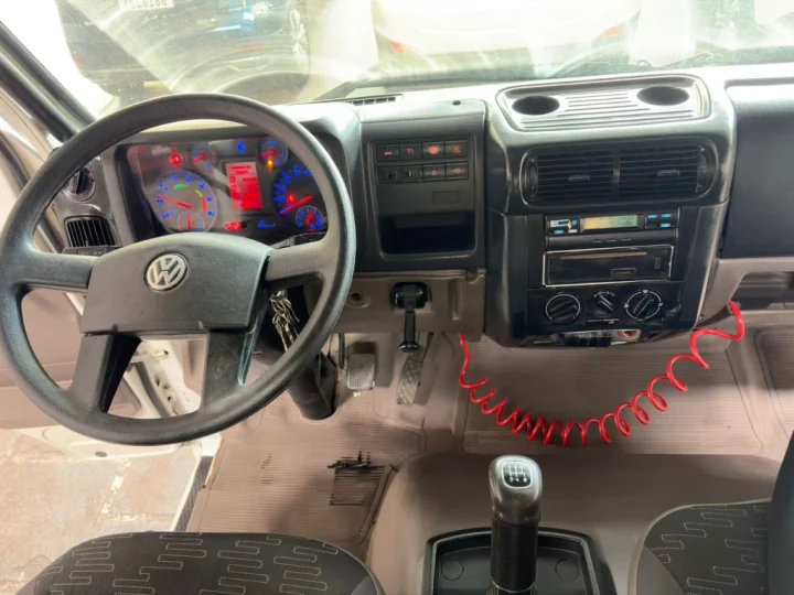 VOLKS  9-160  GUINCHO + MUNCK