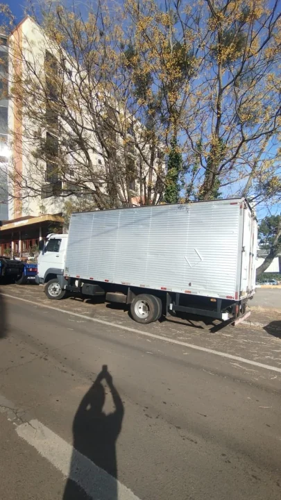 8-150 E Plus Cummins Baú