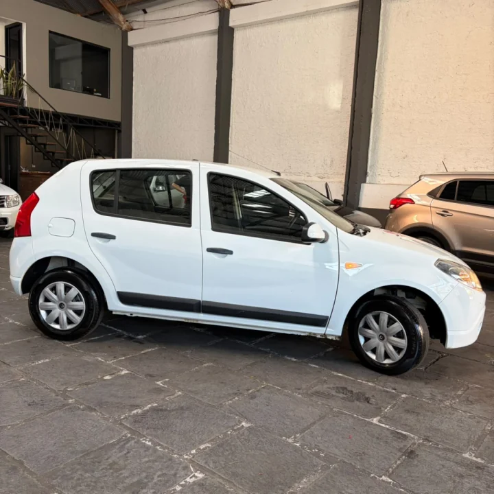 SANDERO 1.0 COMPLETO