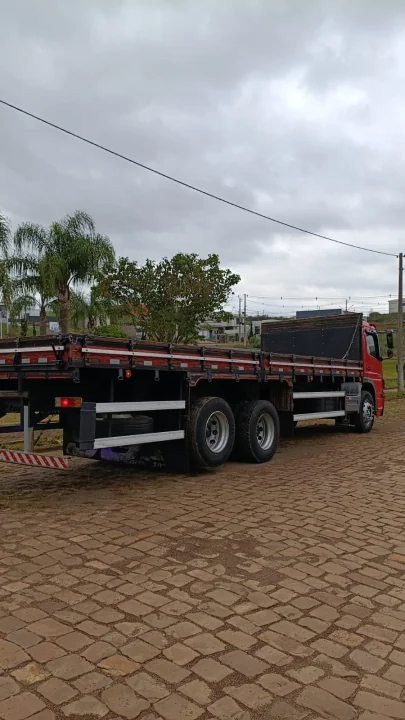 MB ATEGO 2425 carroceria aberta semi leito