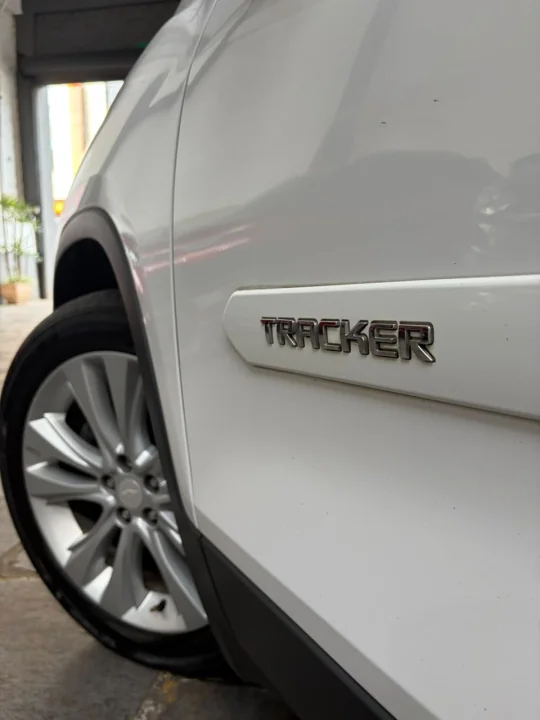 TRACKER PREMIER 1.4 TURBO + TETO SOLAR