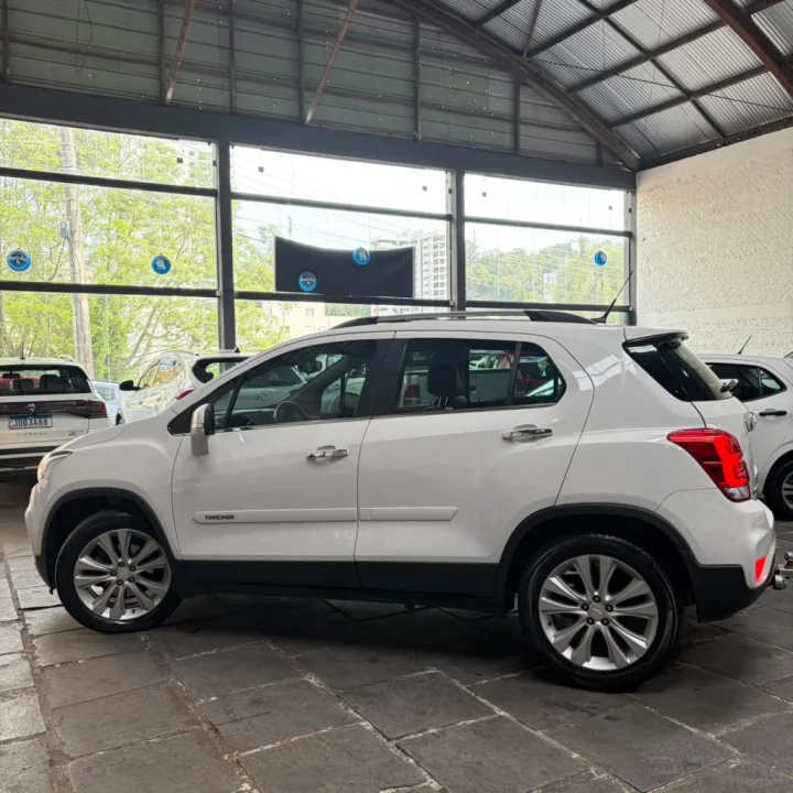 TRACKER PREMIER 1.4 TURBO + TETO SOLAR
